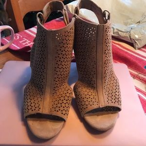 Vince Ellison Heeled Suede Bootie Sandal